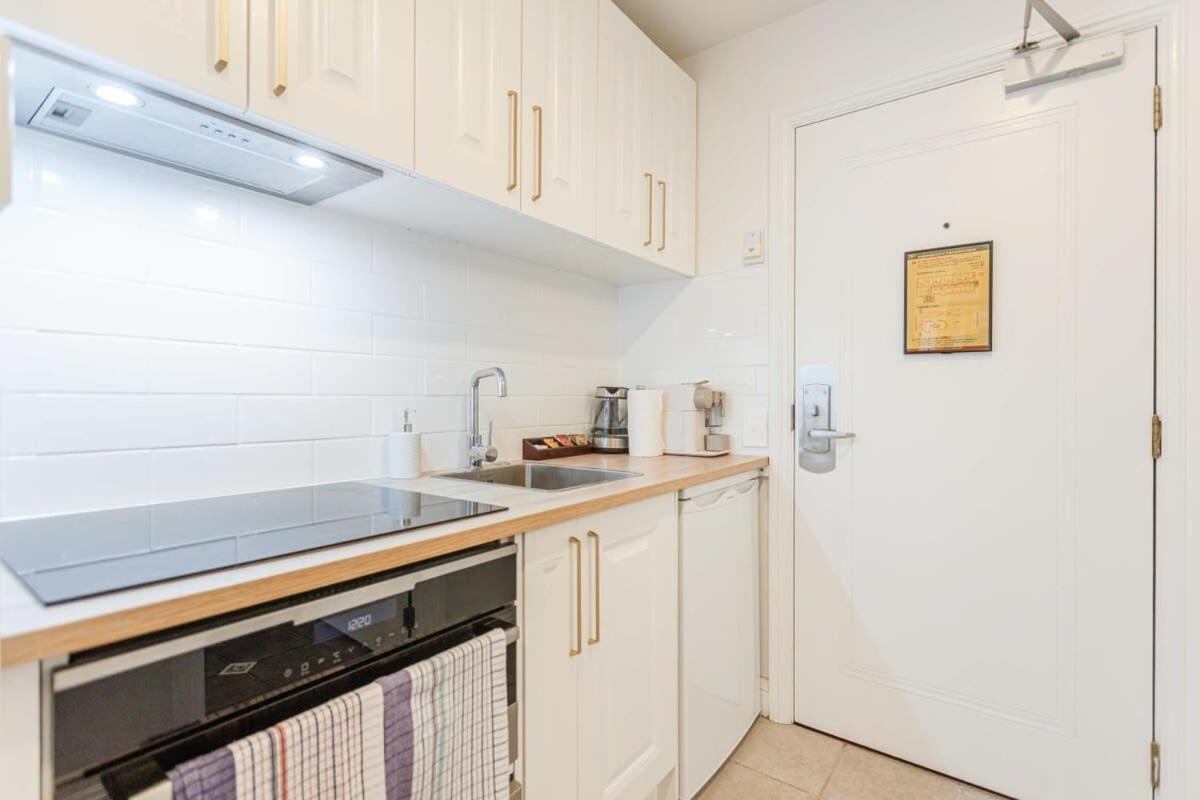 Relax At The Heritage Apartment